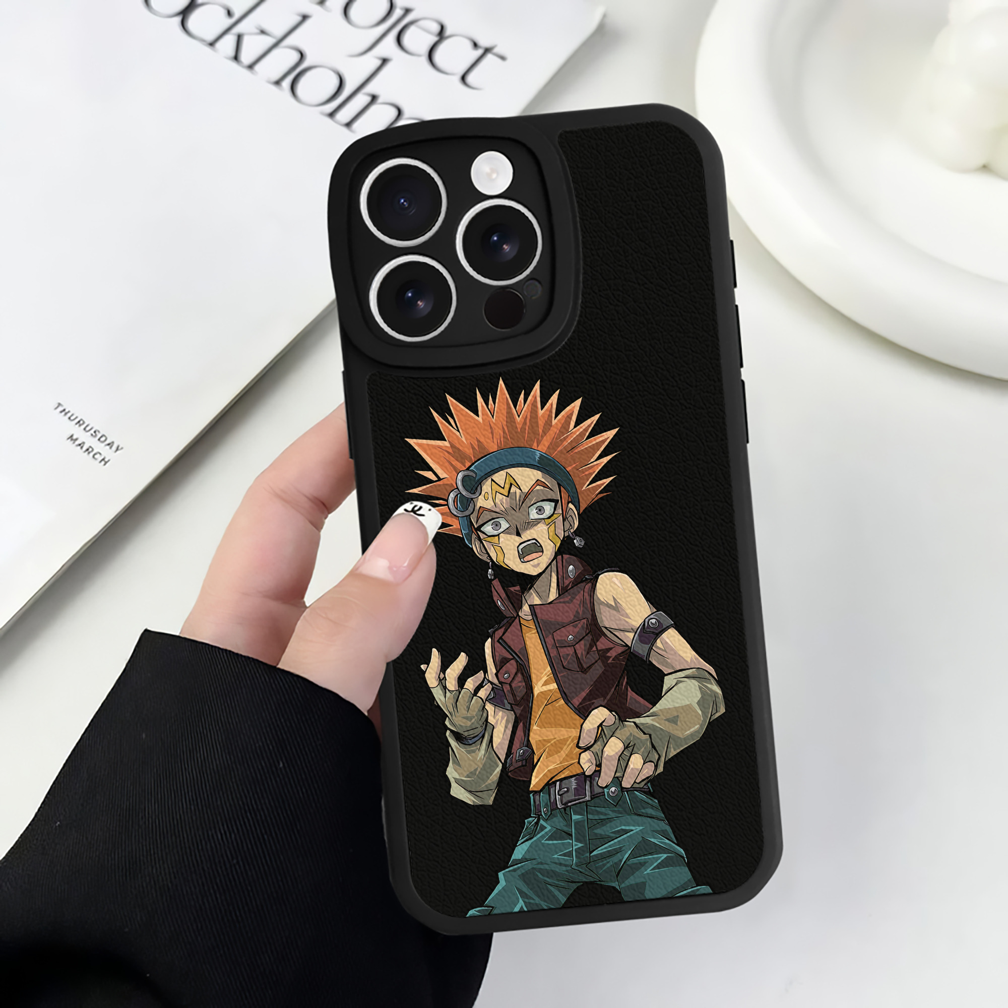 （画像用） 遊☆戯☆王 Yu-Gi-Oh! 【iPhone 16シリーズ対応】シリコンスマホケース（レザー調） 材質：シリコン